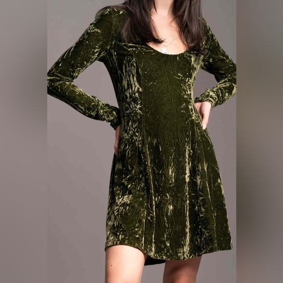 Little Lies Crushed Velvet Dress - Picture 2 of 9